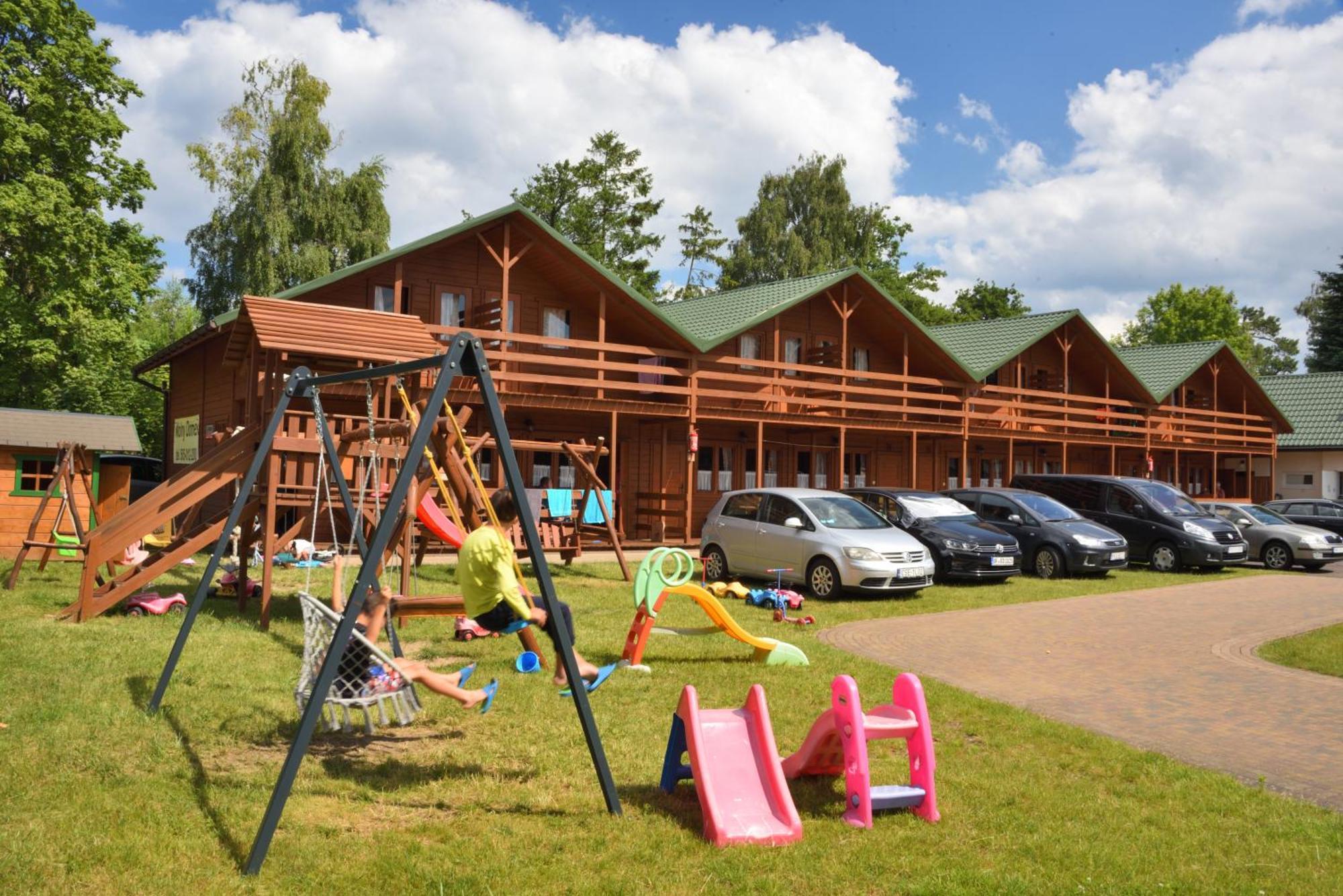 Mlodziezowy Domek Dla Grup Eldorado Mielno Centrum, 200M Od Morza Buitenkant foto
