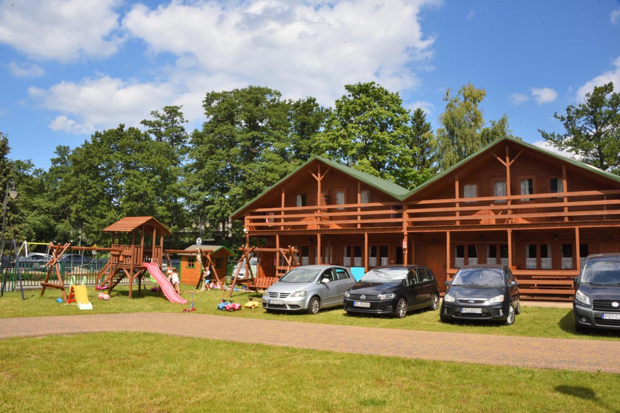 Mlodziezowy Domek Dla Grup Eldorado Mielno Centrum, 200M Od Morza Buitenkant foto