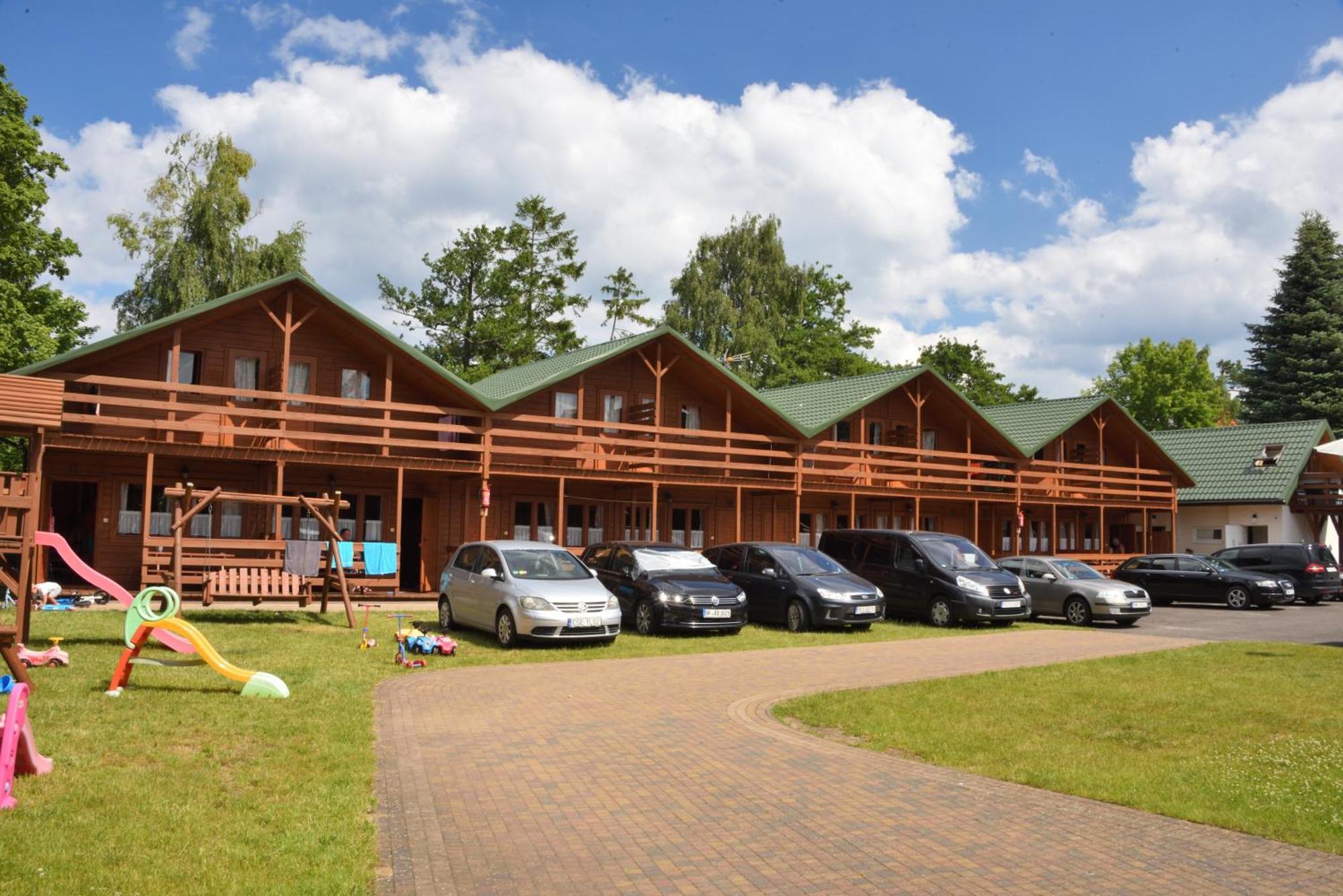 Mlodziezowy Domek Dla Grup Eldorado Mielno Centrum, 200M Od Morza Buitenkant foto