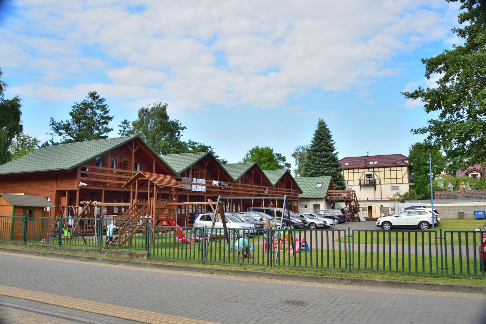 Mlodziezowy Domek Dla Grup Eldorado Mielno Centrum, 200M Od Morza Buitenkant foto