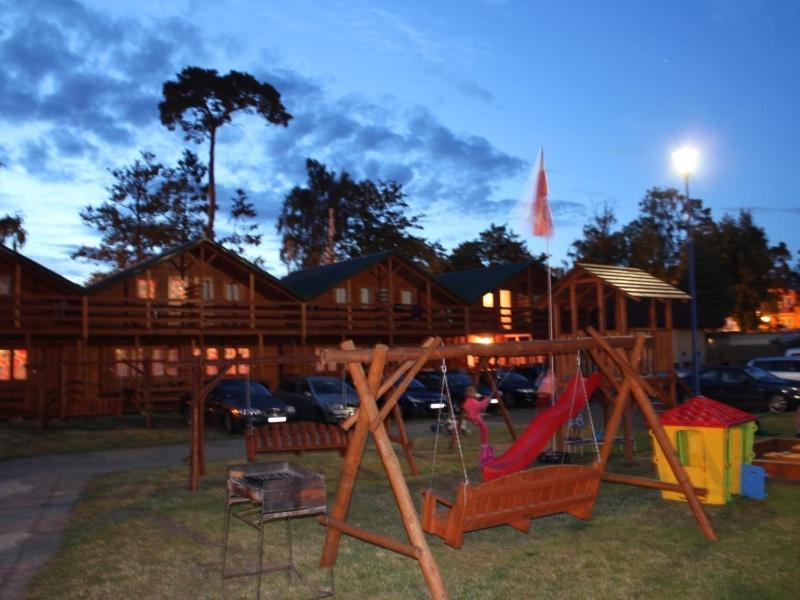 Mlodziezowy Domek Dla Grup Eldorado Mielno Centrum, 200M Od Morza Buitenkant foto