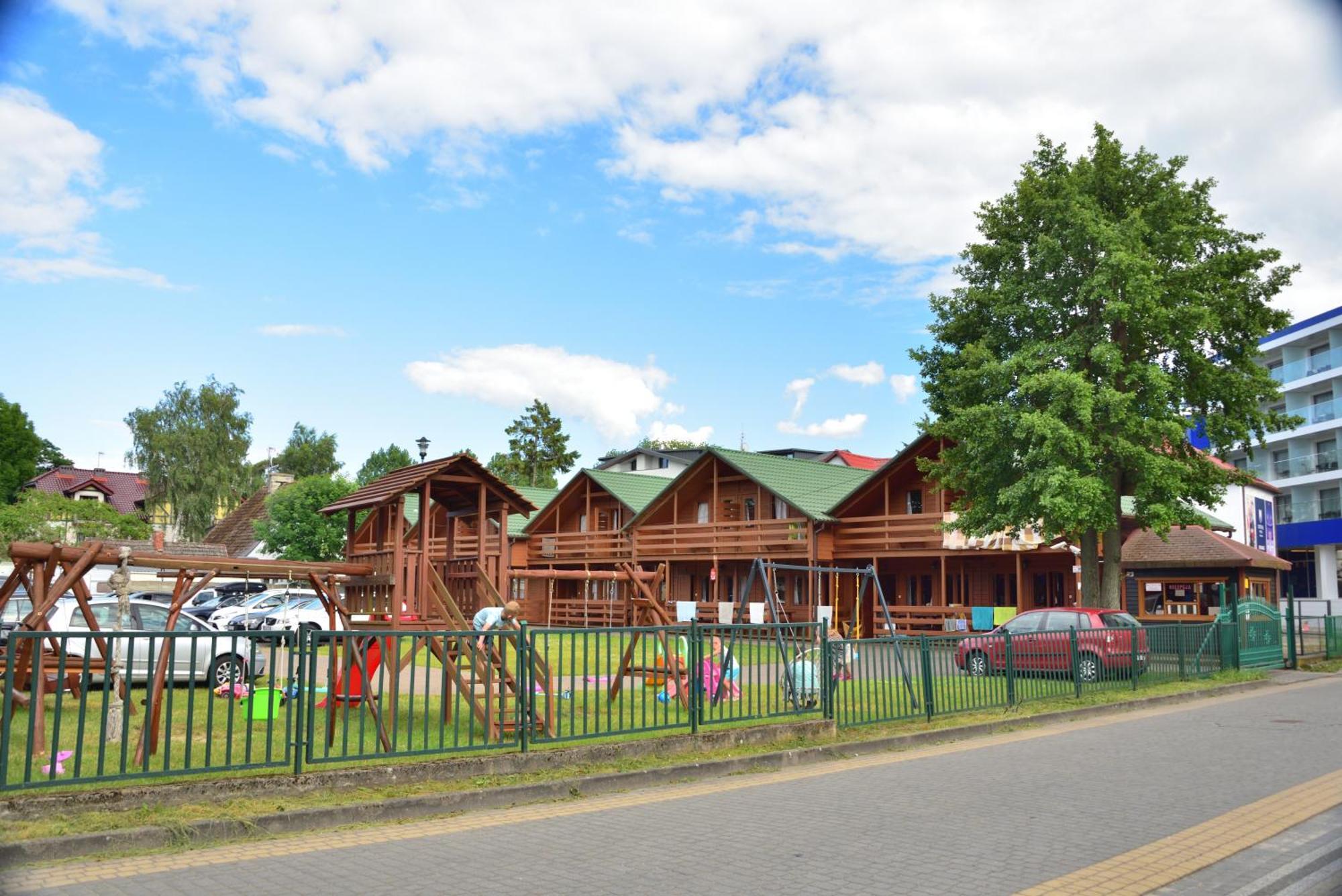 Mlodziezowy Domek Dla Grup Eldorado Mielno Centrum, 200M Od Morza Buitenkant foto